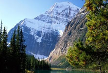 阿紮爾生涯戰績:囊括三大聯賽冠軍 曾贏得歐冠歐聯世俱杯.